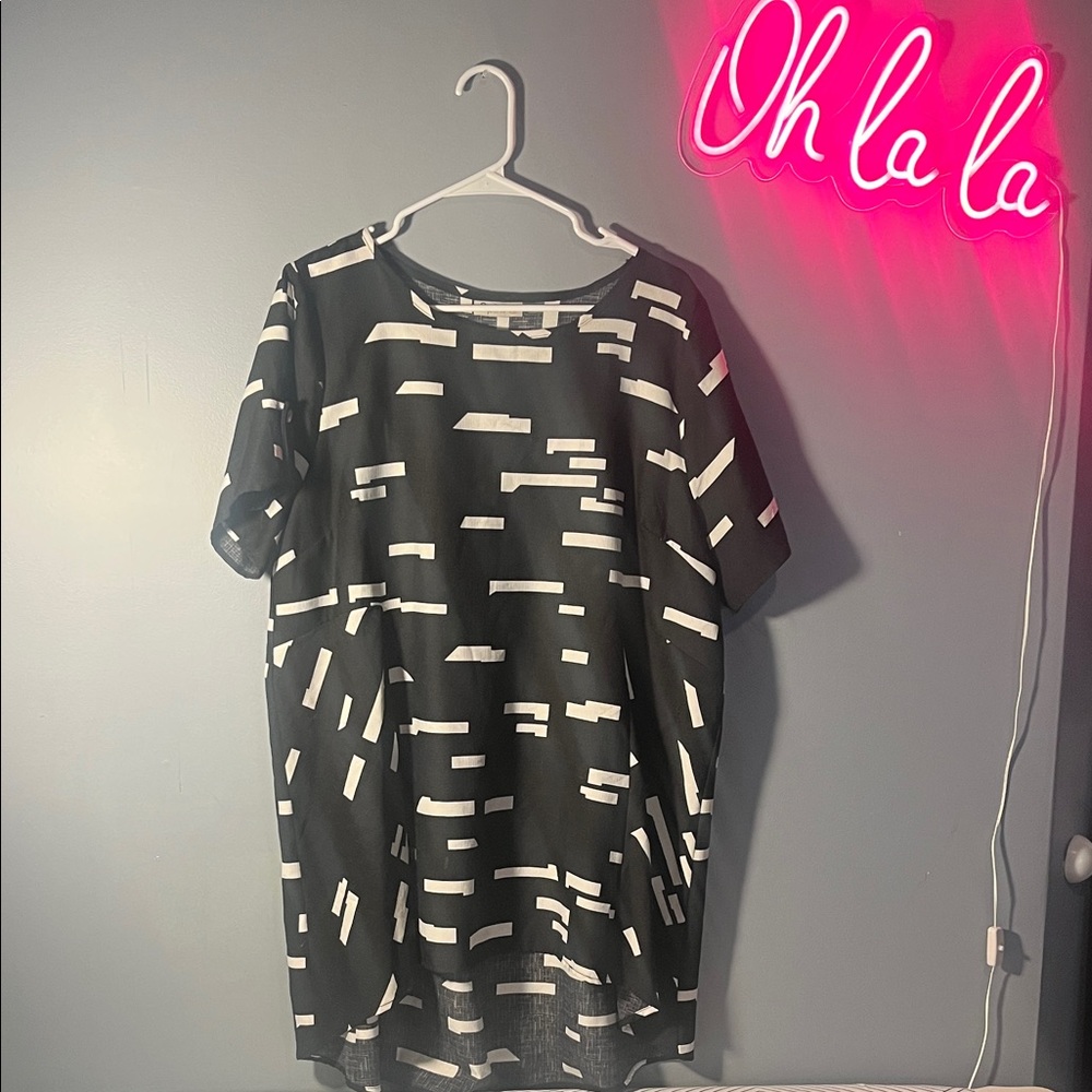 Stylish Black and White Women's Blouse
